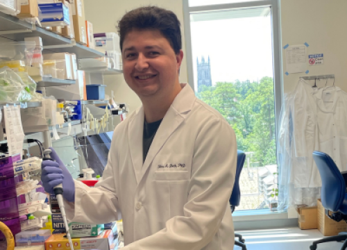 Dr. Silas Buck working in the lab