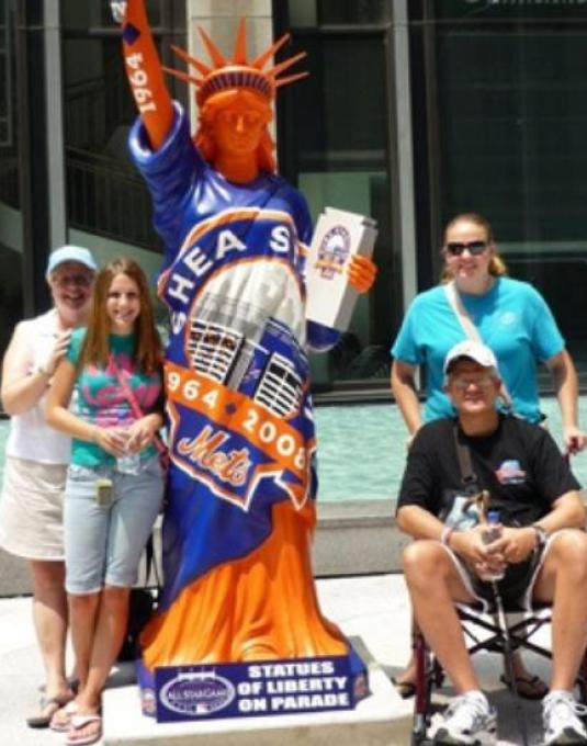 MLB 2008 All-Star Game - Statues of Liberty on Parade